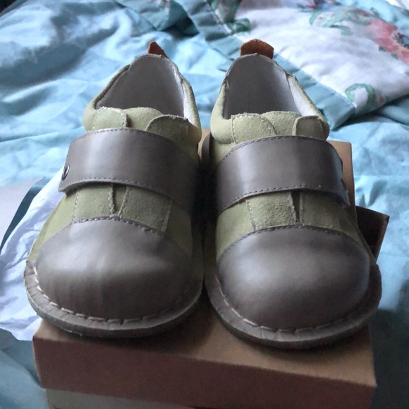 PIPIT SUEDE SHOES Toddler size 8 - Picture 2 of 6